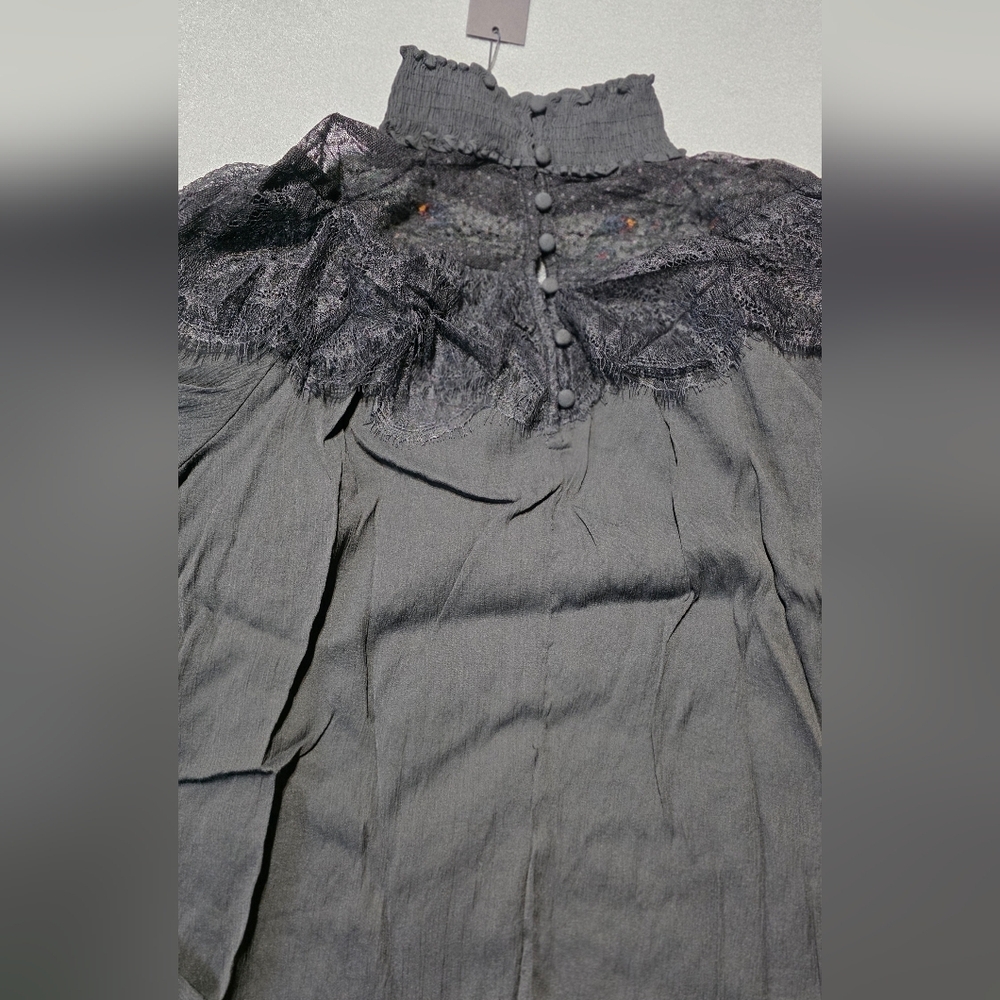 Kate C NWT Floral Embroidered Black Ruffle Yoke Blouse S/M/L - Picture 5 of 12